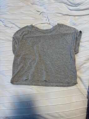 Women's Gray Crewneck Short Sleeve Top